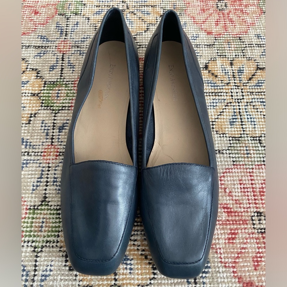 Vintage Enzo Angiolini navy leather flats